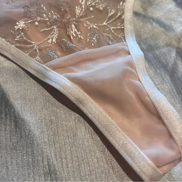 Frostbite Bra & Panty Set - Baby Pink 38/85D - Picture 4 of 5